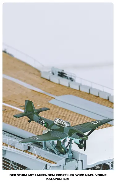 Der Stuka mit laufedem Propeller
